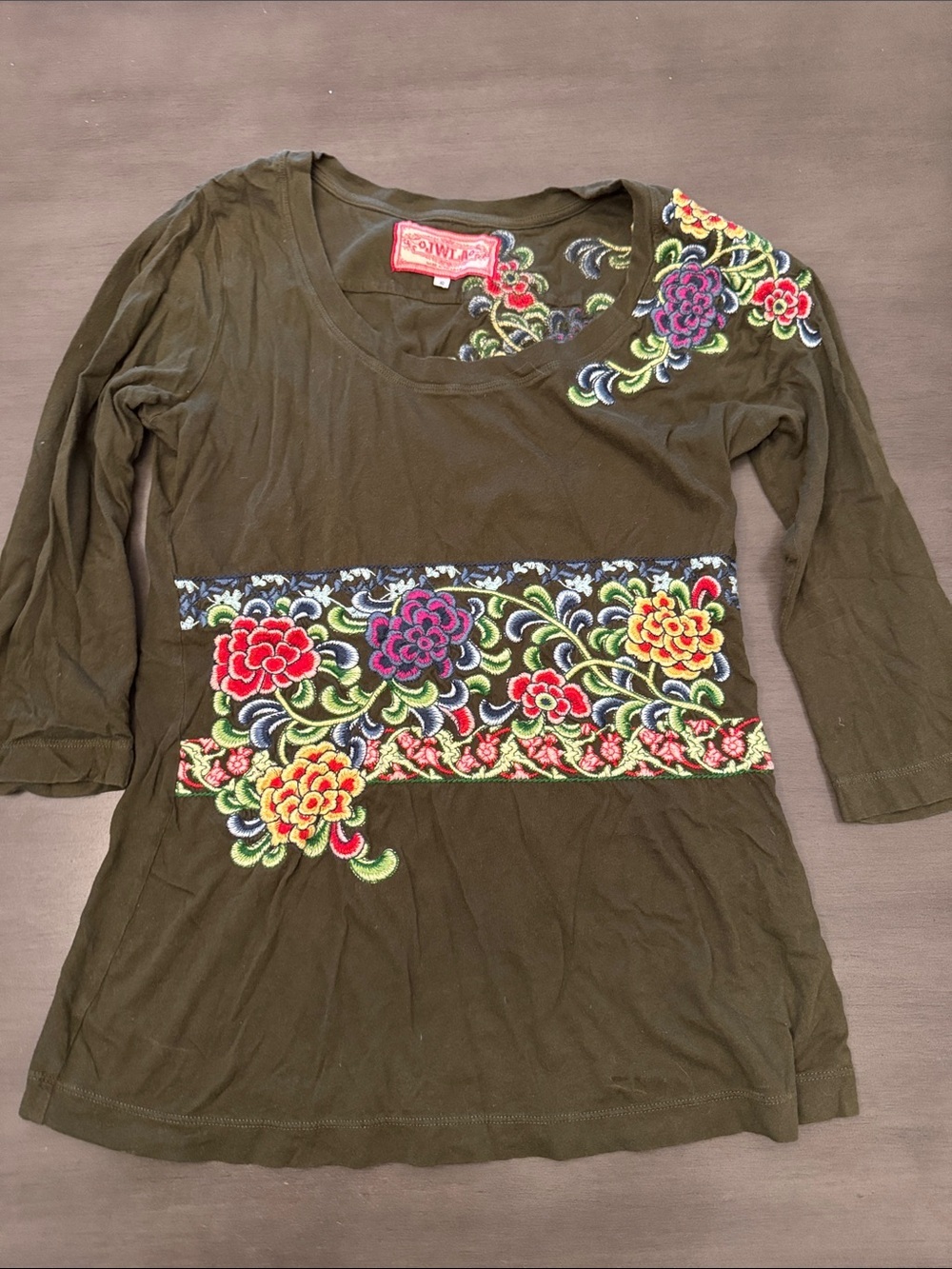 Embroidered Floral Scoop Neck Long Sleeve Top - Olive